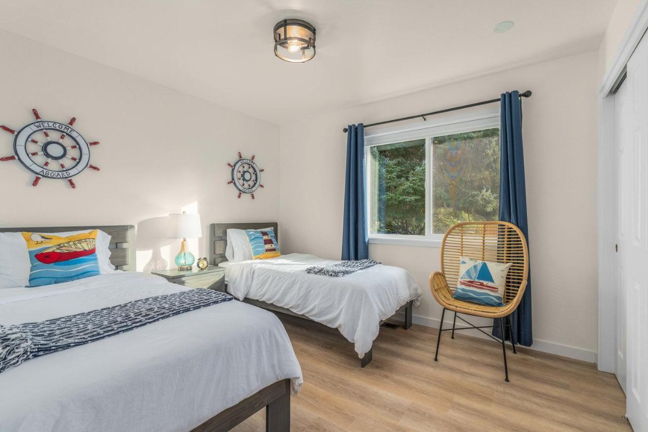 @ Marbella Lane - Wave House, Your Oceanfront Retreat! Ferienhaus Oak Harbor