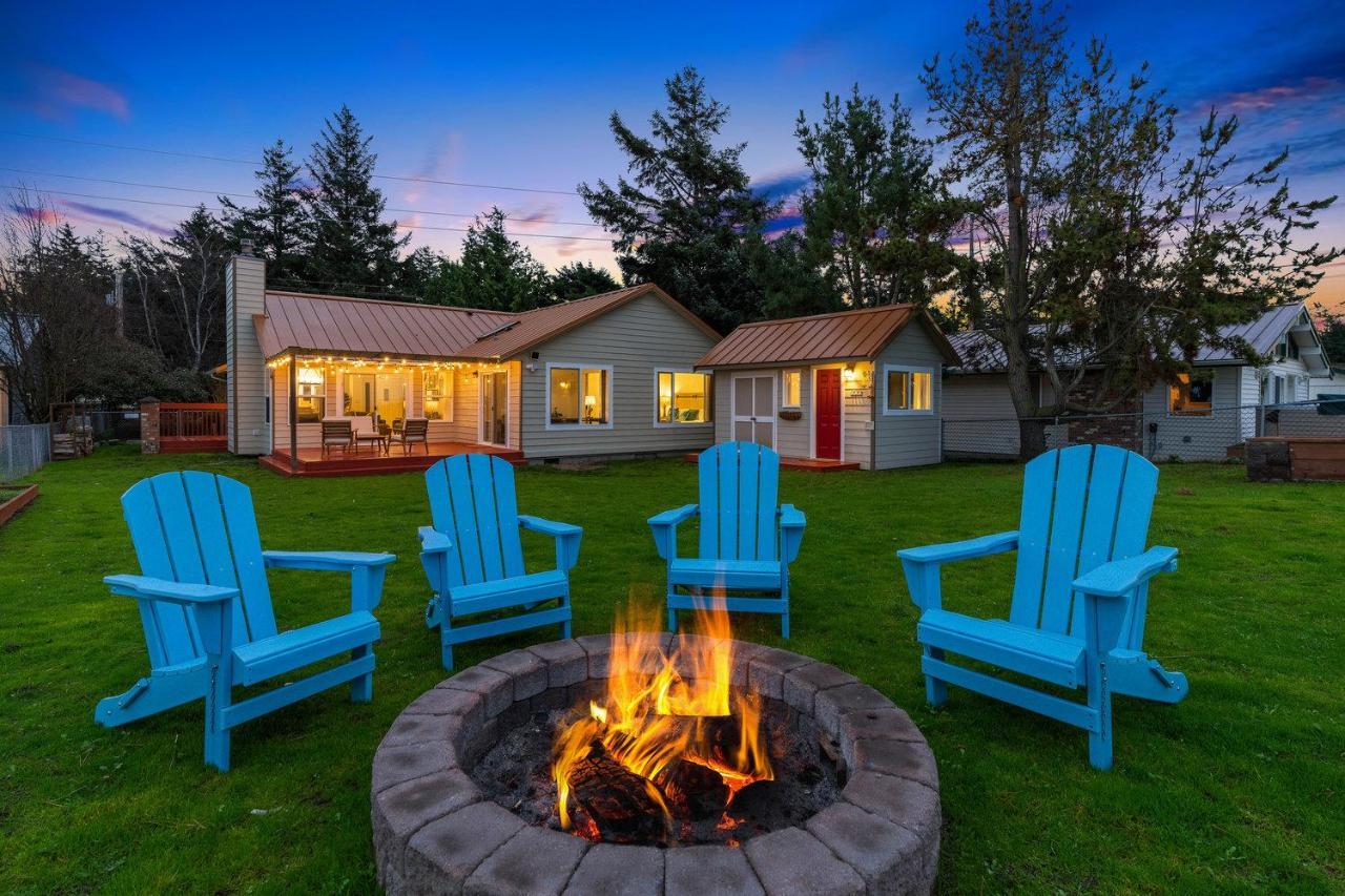 @ Marbella Lane - Wave House, Your Oceanfront Retreat! Ferienhaus Oak Harbor