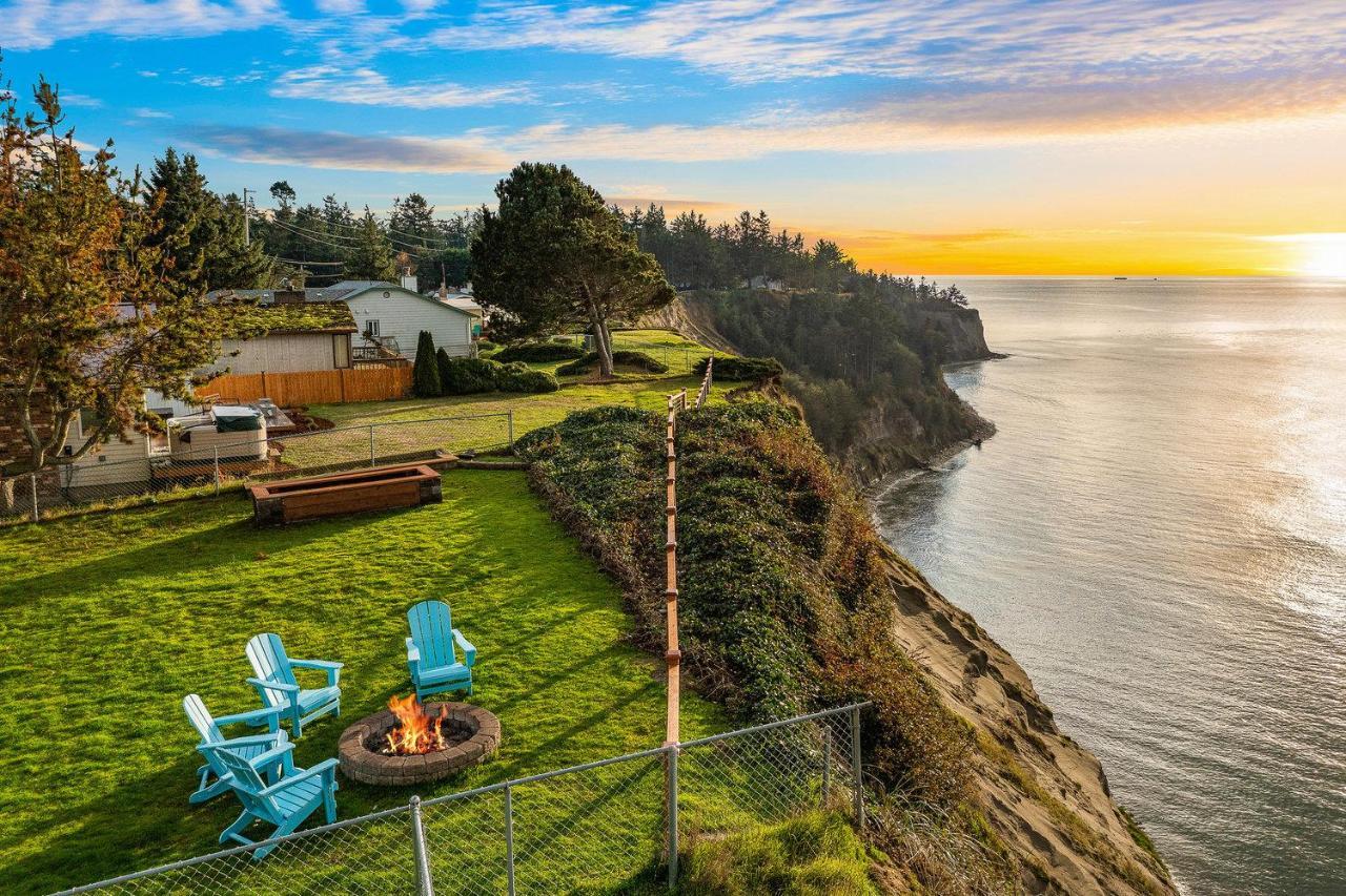 @ Marbella Lane - Wave House, Your Oceanfront Retreat! Ferienhaus *