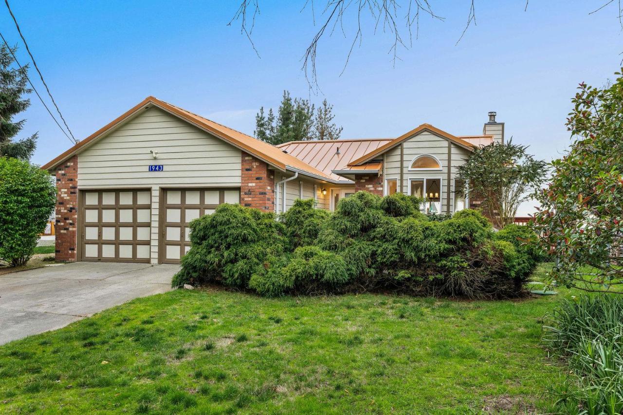 @ Marbella Lane - Wave House, Your Oceanfront Retreat! Oak Harbor