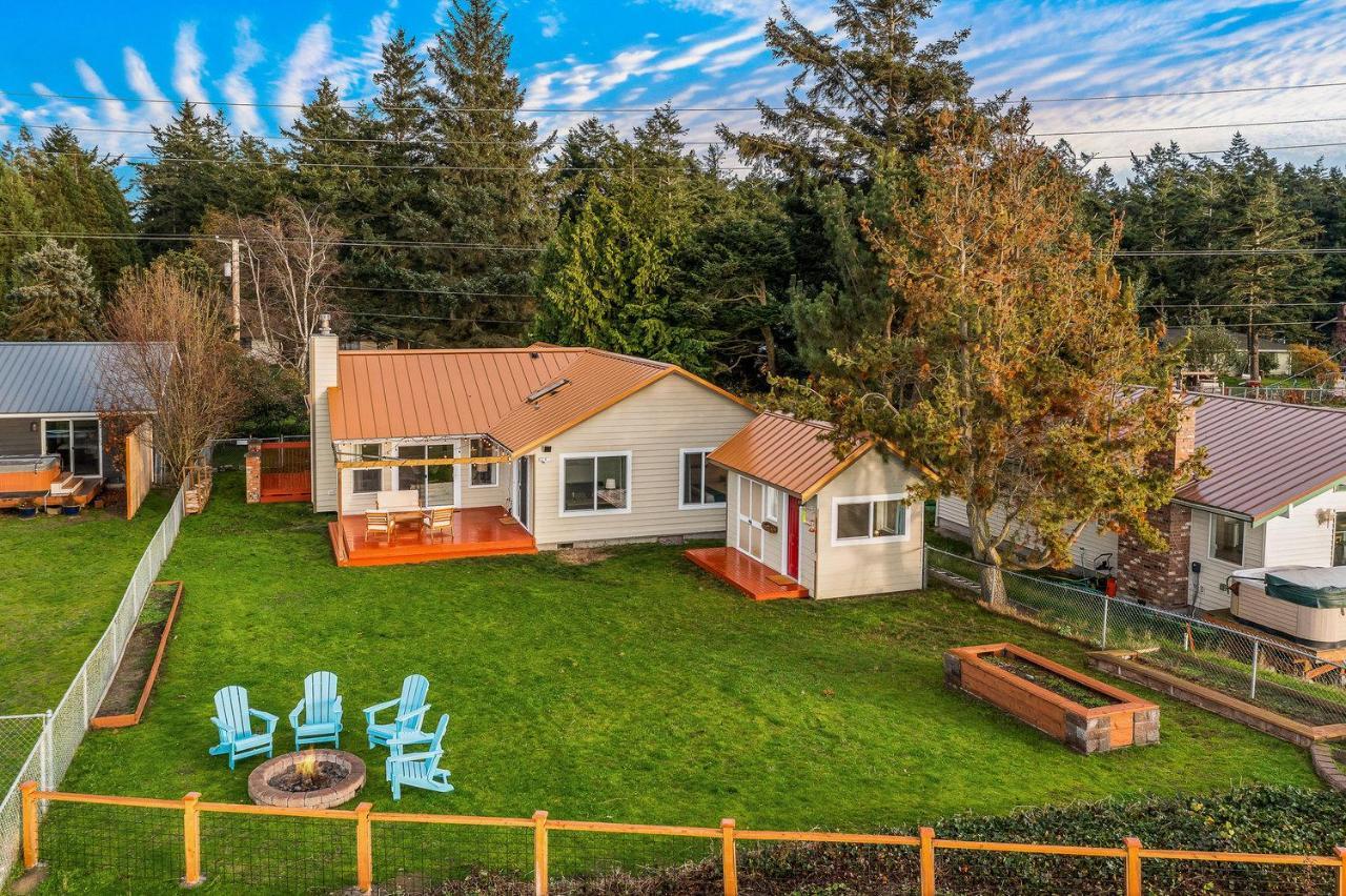 @ Marbella Lane - Wave House, Your Oceanfront Retreat! Oak Harbor