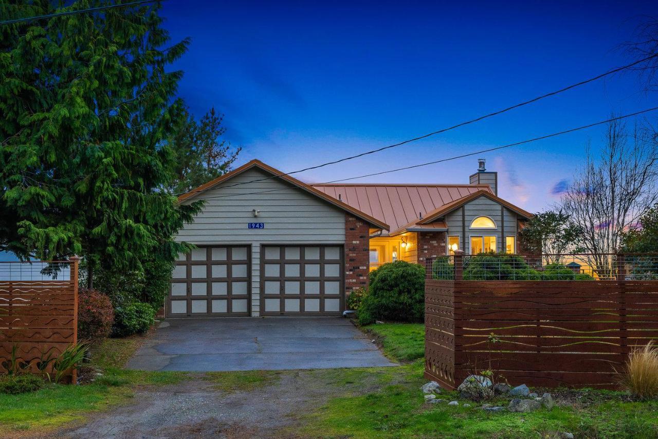 Holiday home @ Marbella Lane - Wave House, Your Oceanfront Retreat!