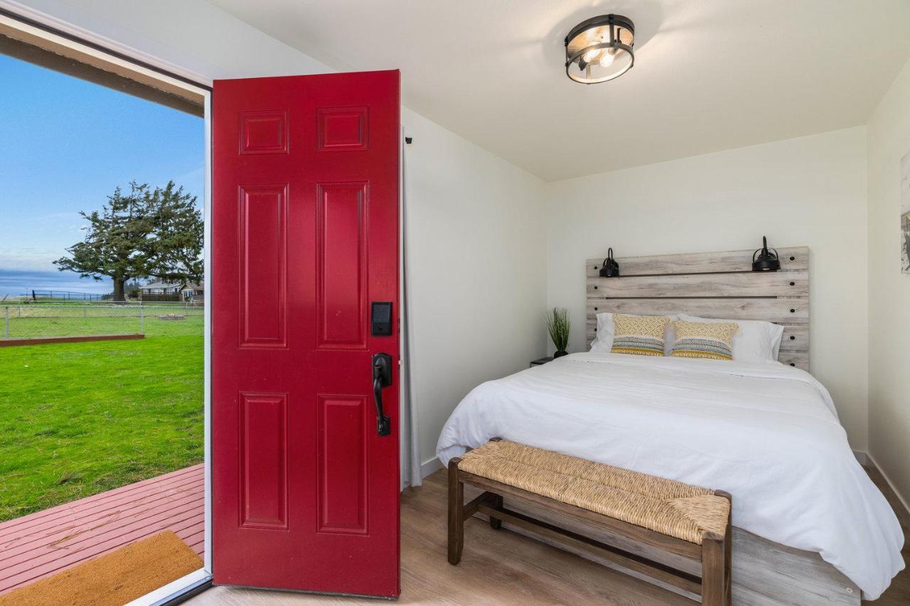 Holiday home @ Marbella Lane - Wave House, Your Oceanfront Retreat! *