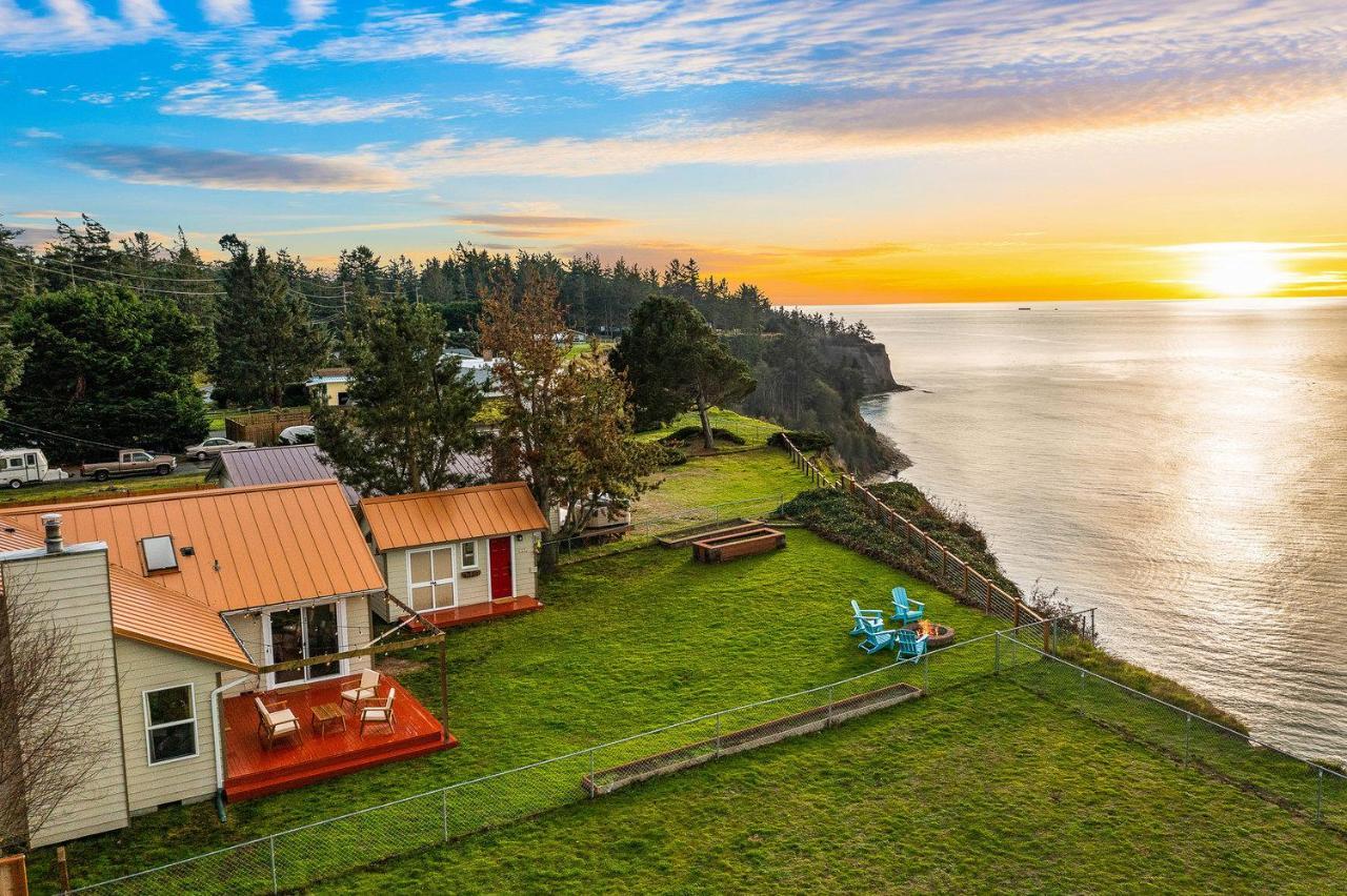 @ Marbella Lane - Wave House, Your Oceanfront Retreat! Holiday home Oak Harbor
