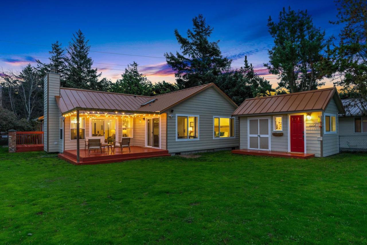 @ Marbella Lane - Wave House, Your Oceanfront Retreat! Oak Harbor