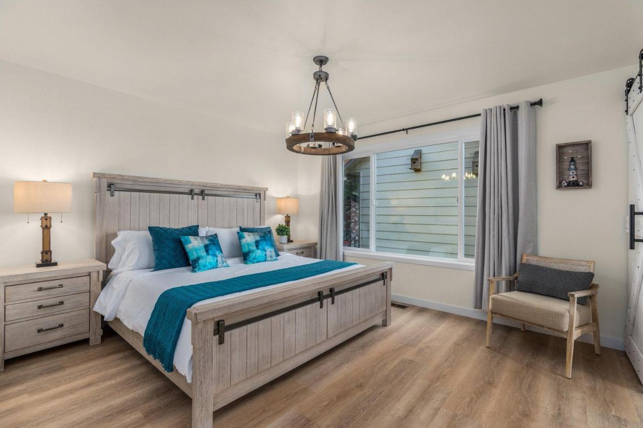 @ Marbella Lane - Wave House, Your Oceanfront Retreat! Holiday home Oak Harbor