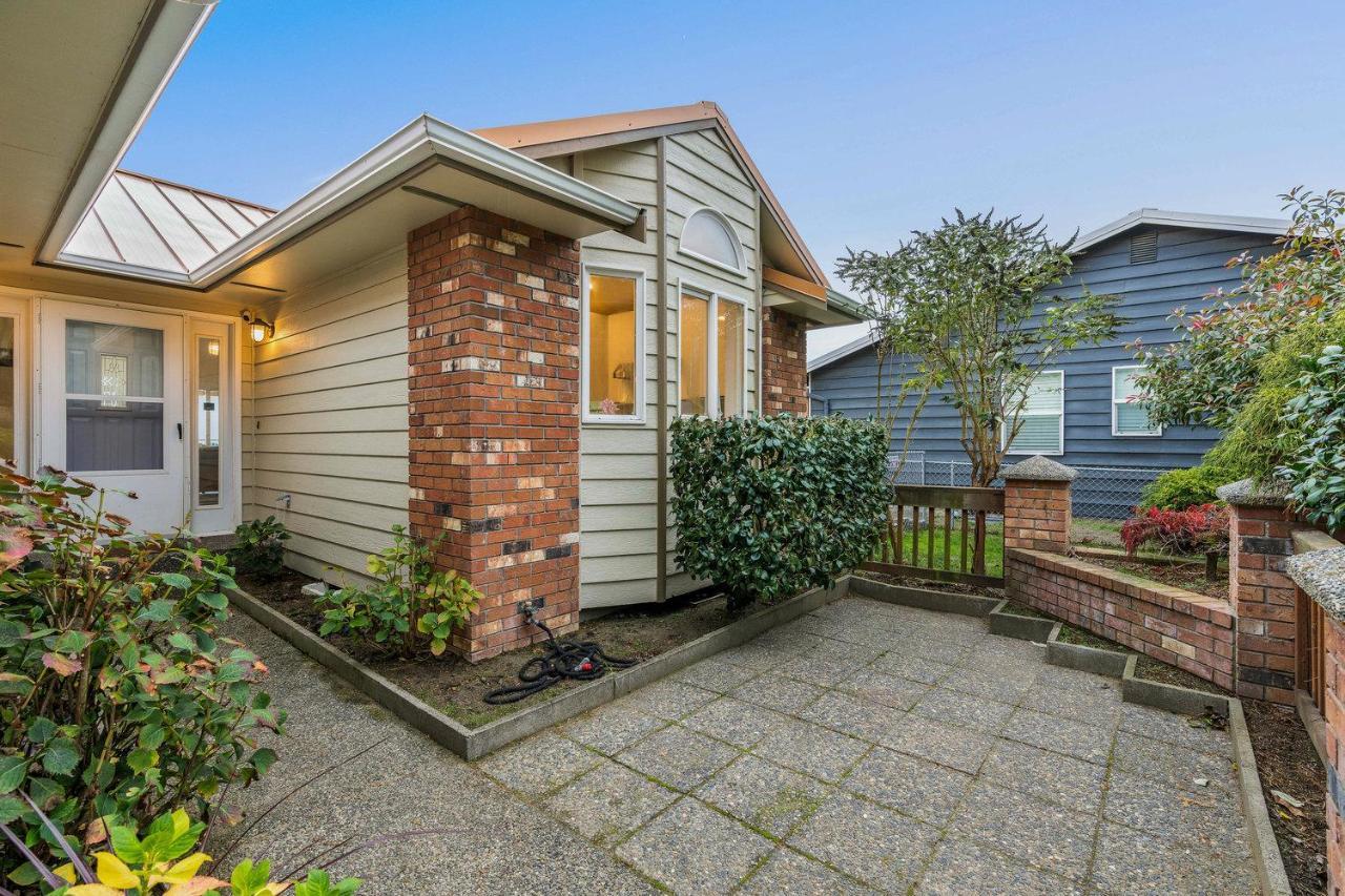 @ Marbella Lane - Wave House, Your Oceanfront Retreat! Oak Harbor