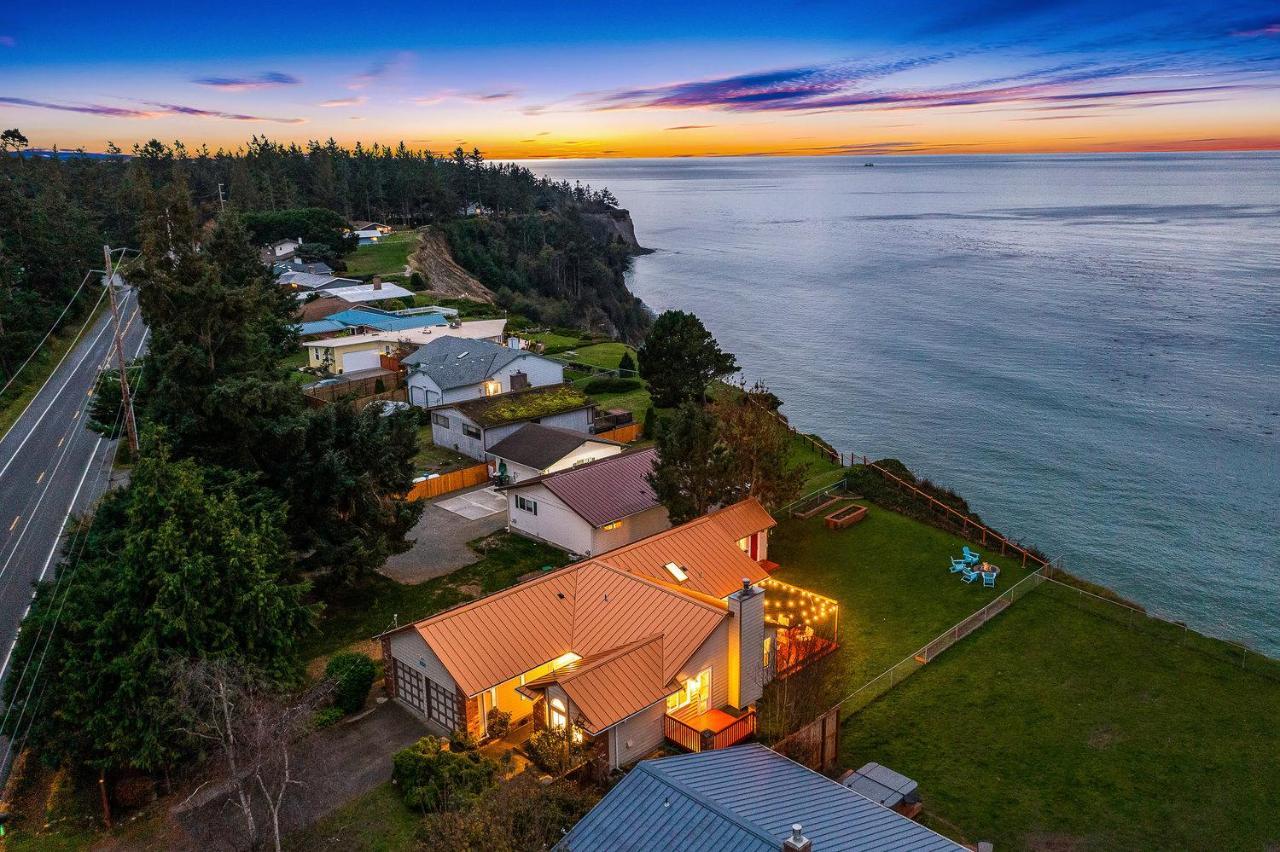@ Marbella Lane - Wave House, Your Oceanfront Retreat! Holiday home